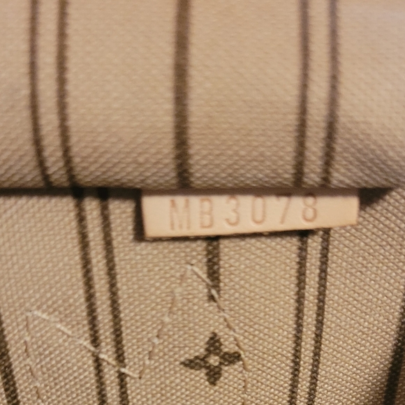 SOLD Authentic Louis Vuitton Neverfull PM - Picture 7 of 16